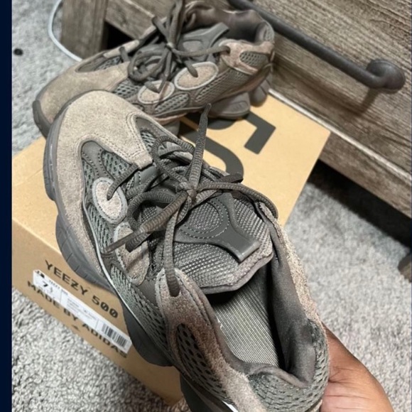 Yeezy 500 size 7.2 men worn once too big - Picture 1 of 1